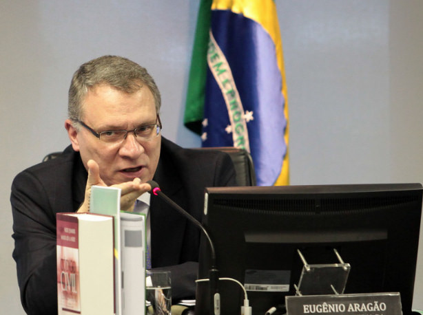 “É uma autorização para matar”, diz Eugênio Aragão sobre intervenção no RJ