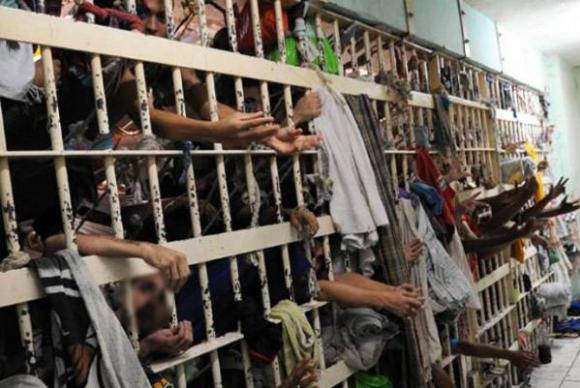 Com 726 mil presos, o Brasil tem a terceira maior população carcerária do mundo / Wilson Dias/Agência Brasil