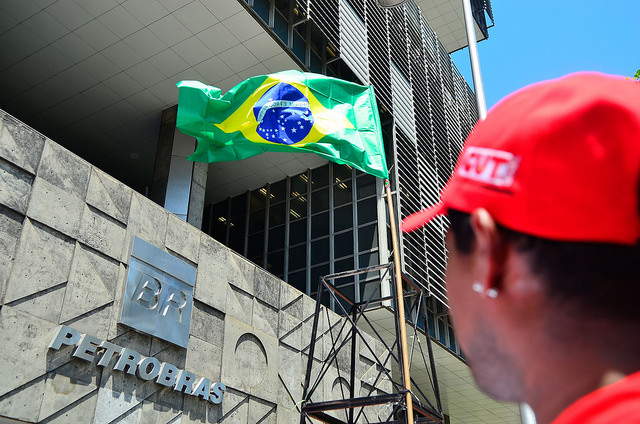 Prejuízo na Petrobras é utilizado para justificar seu desmonte, afirmam especialistas