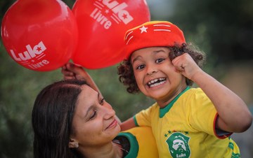 CNI/Ibope: Lula segue na liderança com 33% dos votos