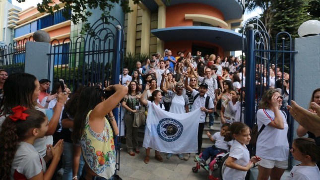 Pais e alunos repudiam censura em escolas de Minas